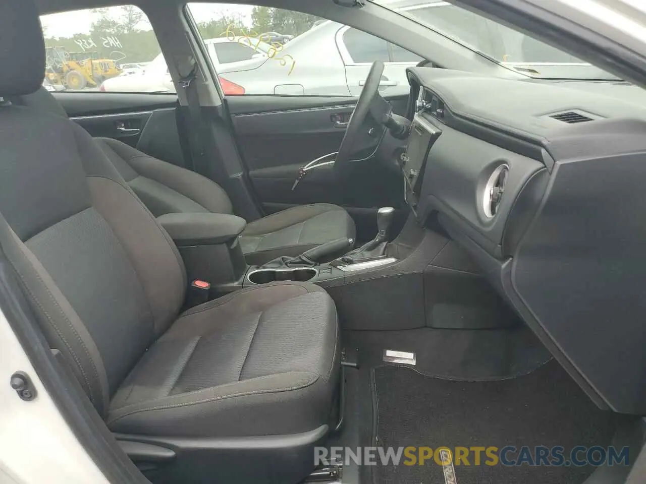 5 Photograph of a damaged car 5YFBURHE4KP936696 TOYOTA COROLLA 2019
