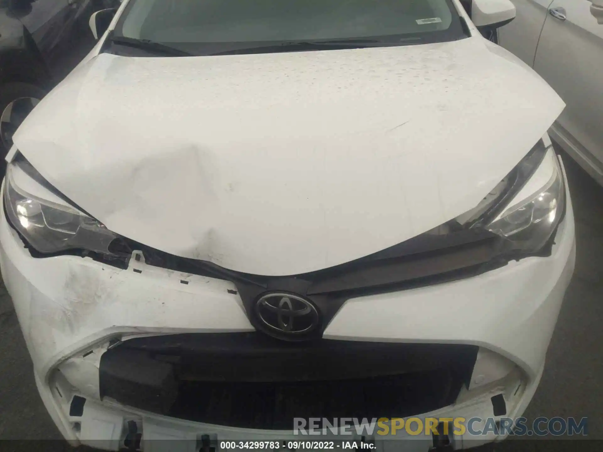 10 Photograph of a damaged car 5YFBURHE4KP943213 TOYOTA COROLLA 2019