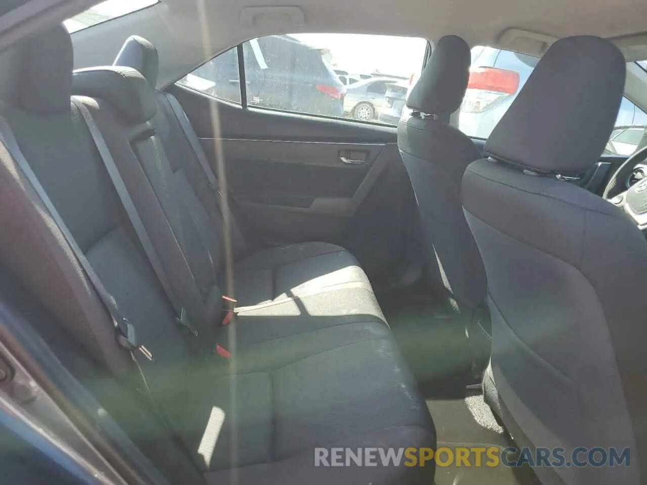 10 Photograph of a damaged car 5YFBURHE4KP943700 TOYOTA COROLLA 2019