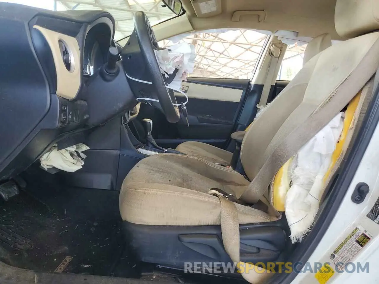 7 Photograph of a damaged car 5YFBURHE4KP945205 TOYOTA COROLLA 2019