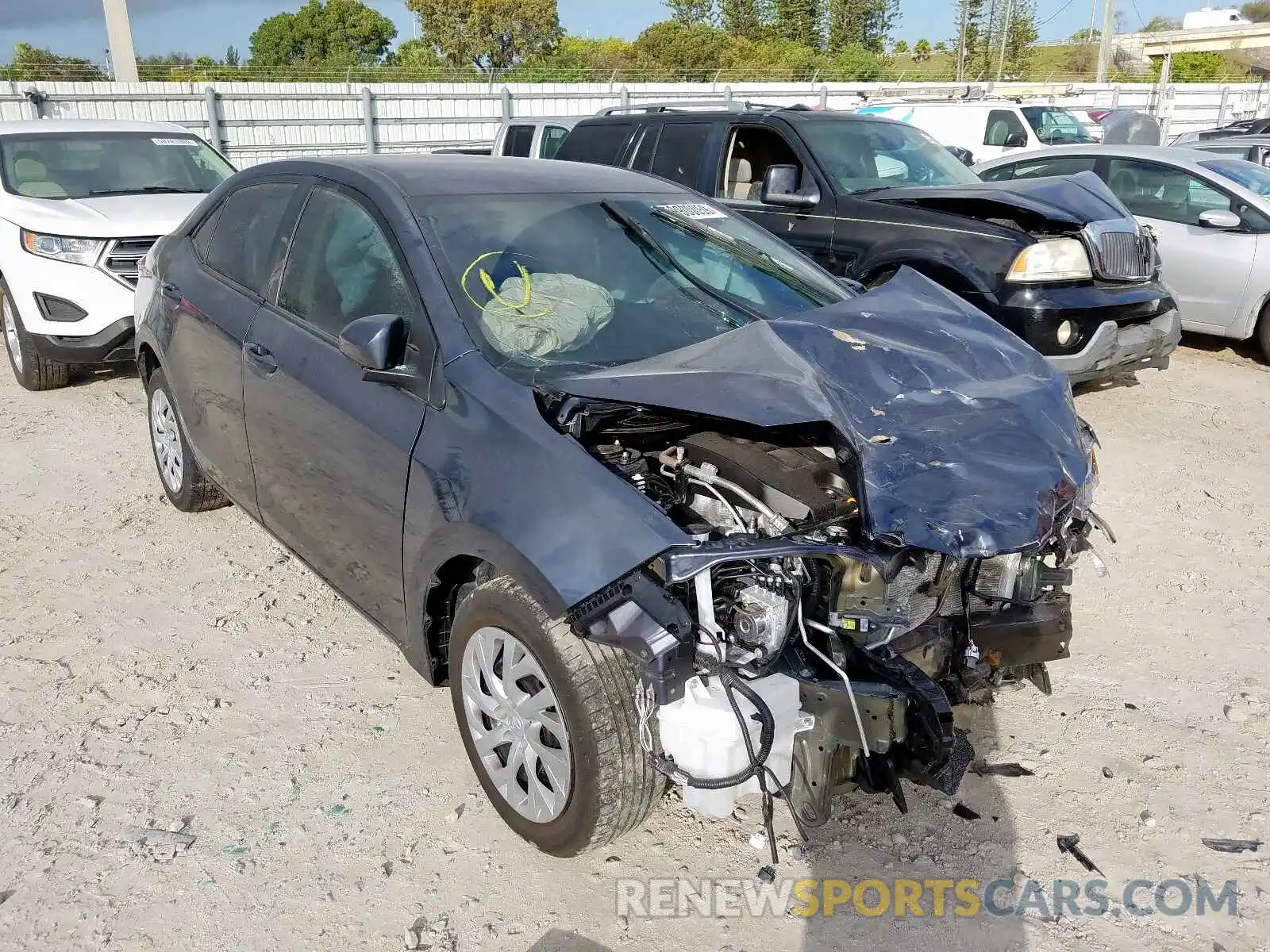 1 Photograph of a damaged car 5YFBURHE4KP946757 TOYOTA COROLLA 2019