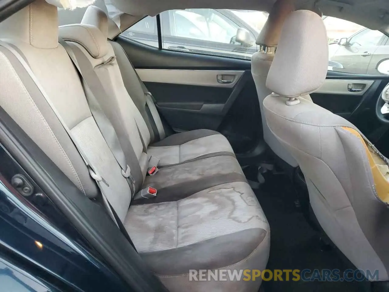 10 Photograph of a damaged car 5YFBURHE5KP859143 TOYOTA COROLLA 2019