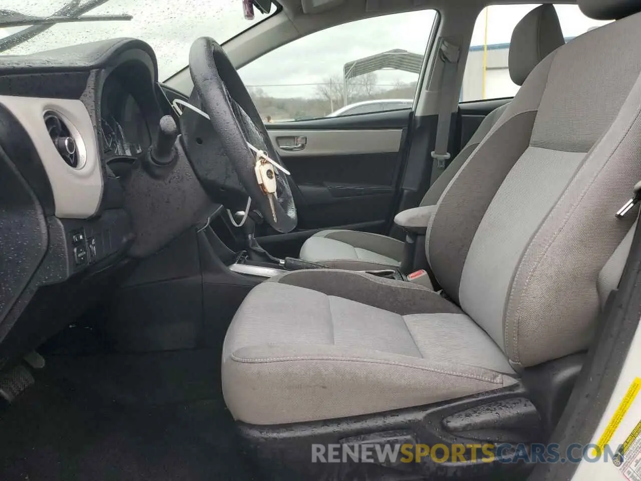 7 Photograph of a damaged car 5YFBURHE5KP863872 TOYOTA COROLLA 2019