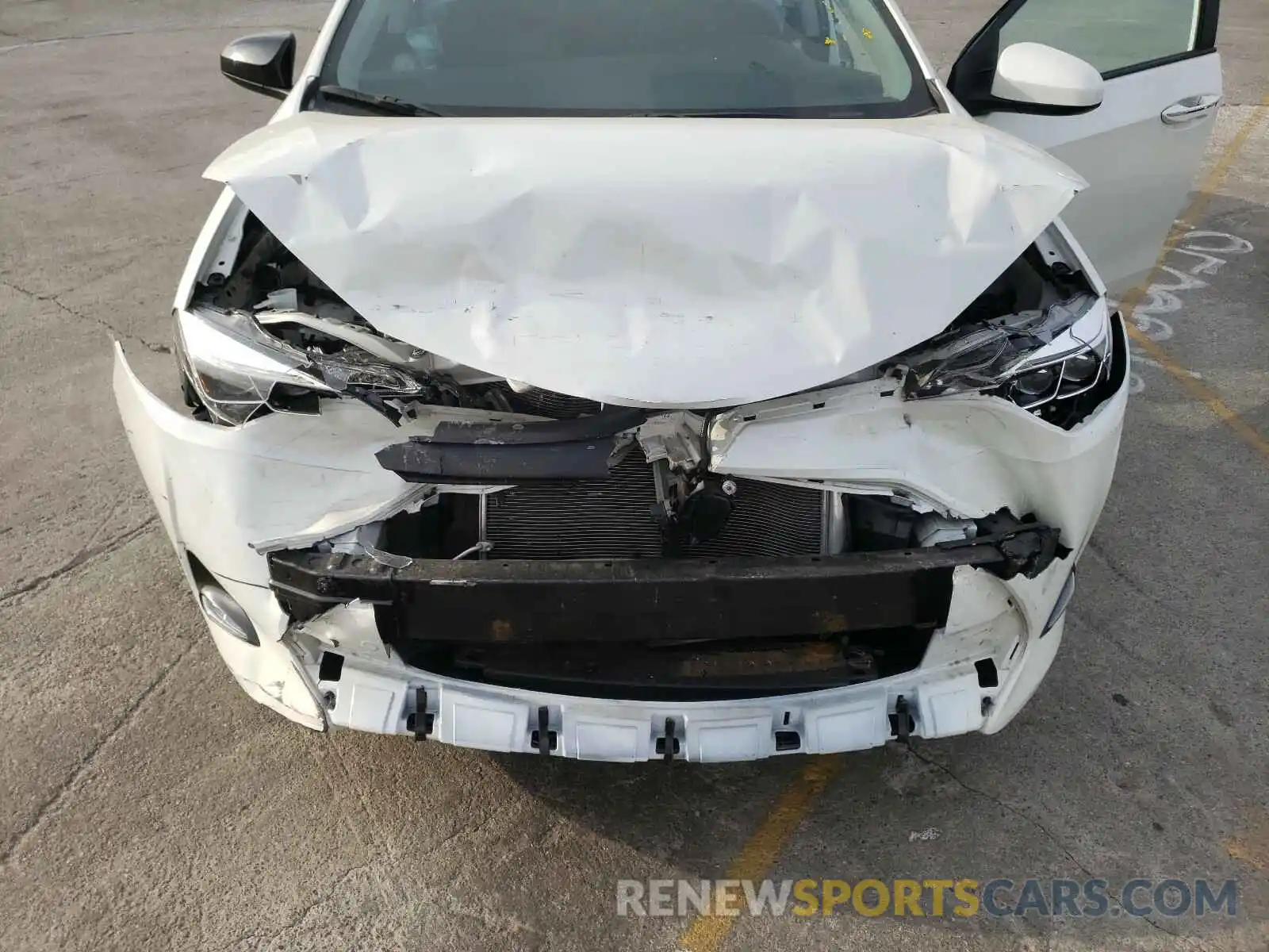 9 Photograph of a damaged car 5YFBURHE5KP868084 TOYOTA COROLLA 2019