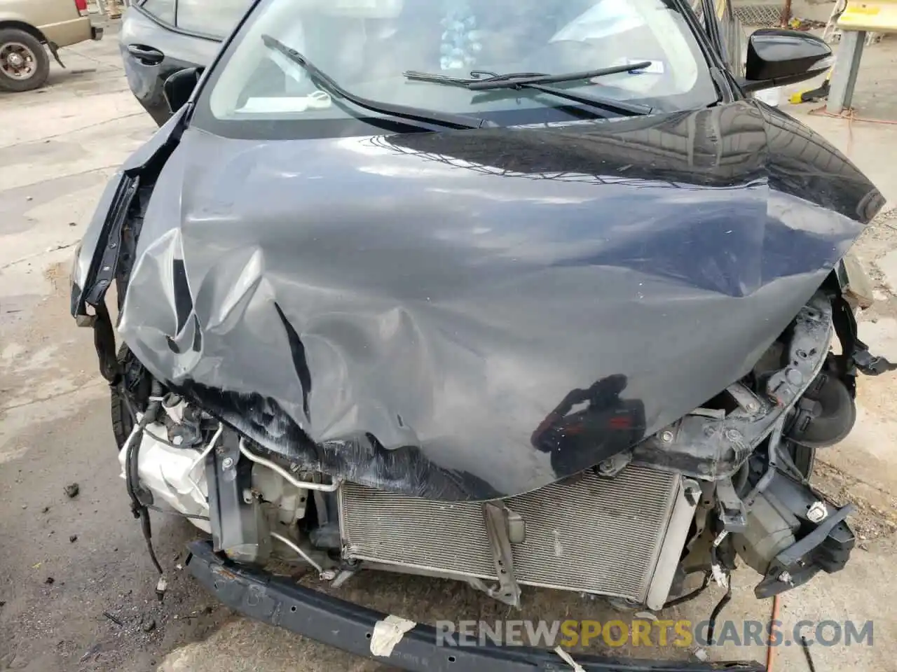 7 Photograph of a damaged car 5YFBURHE5KP870367 TOYOTA COROLLA 2019