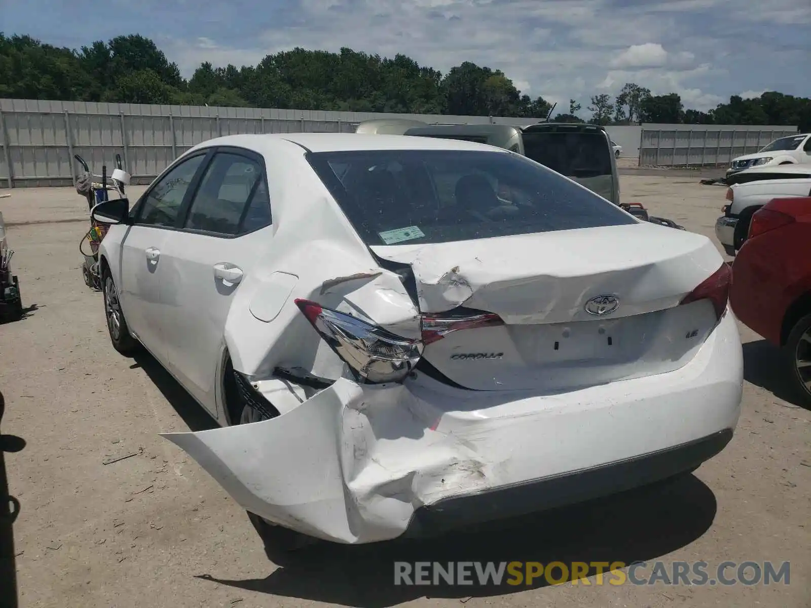 9 Photograph of a damaged car 5YFBURHE5KP871633 TOYOTA COROLLA 2019