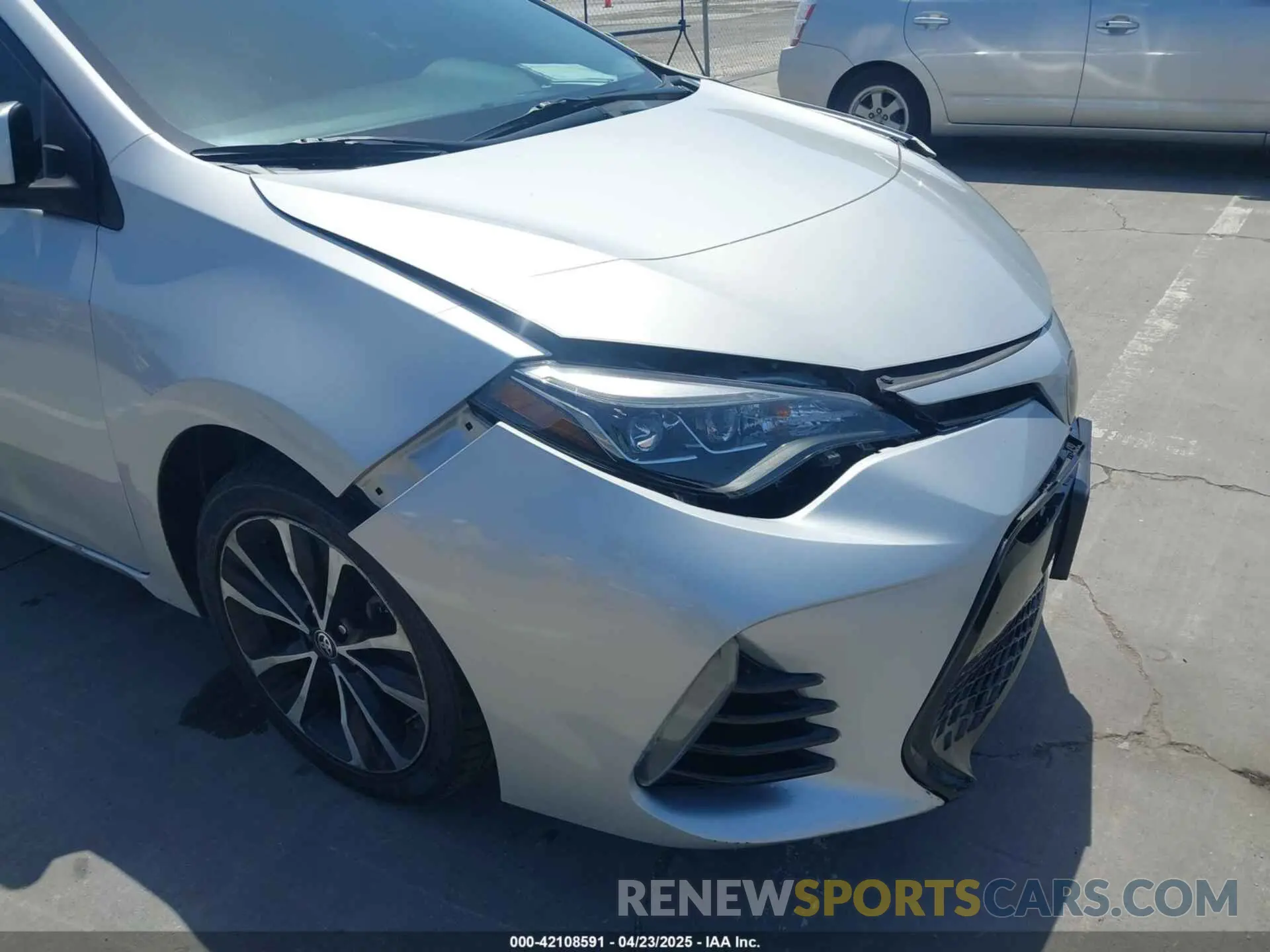 17 Photograph of a damaged car 5YFBURHE5KP877691 TOYOTA COROLLA 2019
