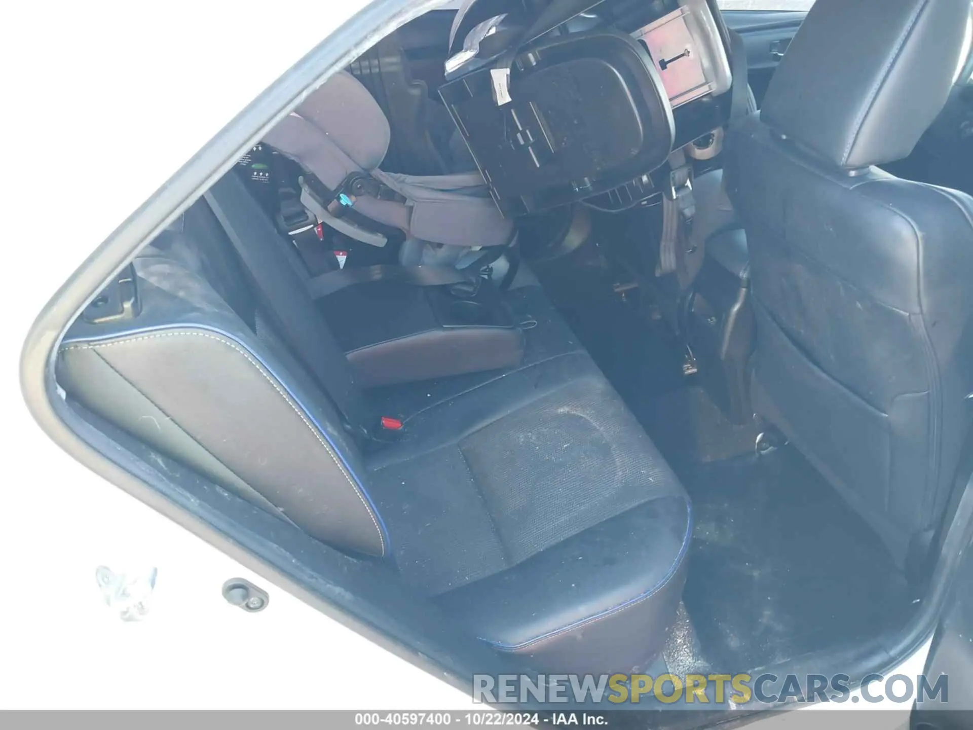 8 Photograph of a damaged car 5YFBURHE5KP885242 TOYOTA COROLLA 2019