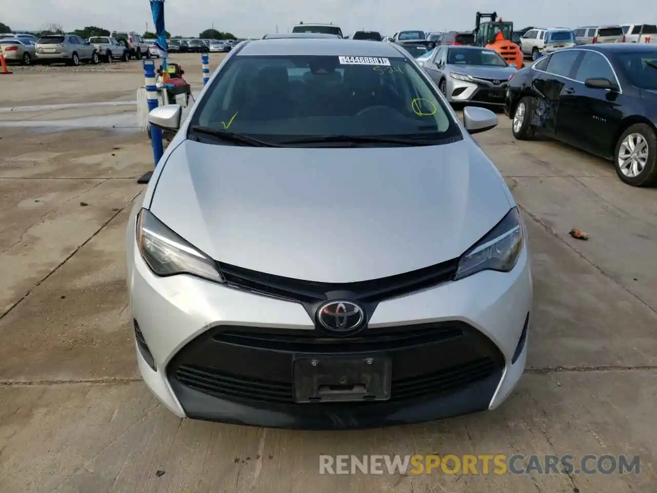 9 Photograph of a damaged car 5YFBURHE5KP887962 TOYOTA COROLLA 2019