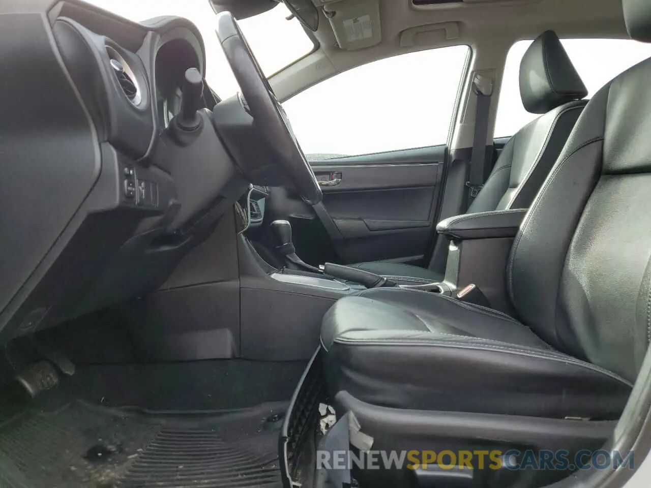 7 Photograph of a damaged car 5YFBURHE5KP891705 TOYOTA COROLLA 2019