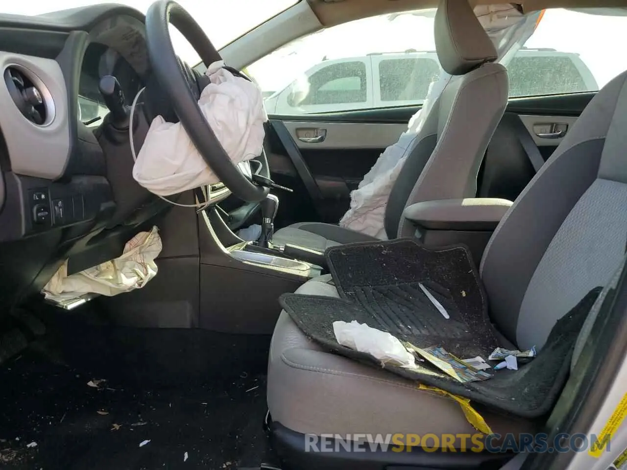 7 Photograph of a damaged car 5YFBURHE5KP894779 TOYOTA COROLLA 2019