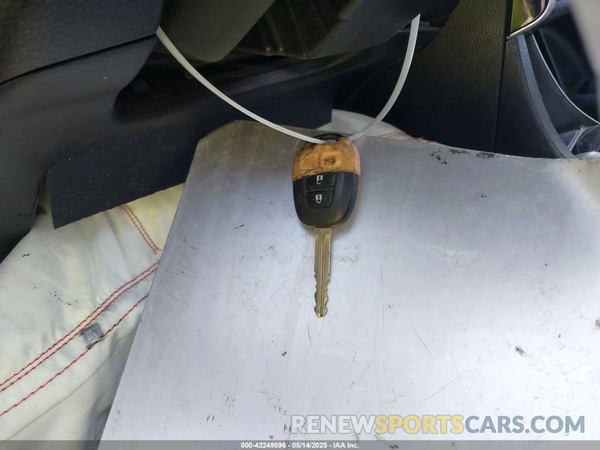 11 Photograph of a damaged car 5YFBURHE5KP896225 TOYOTA COROLLA 2019