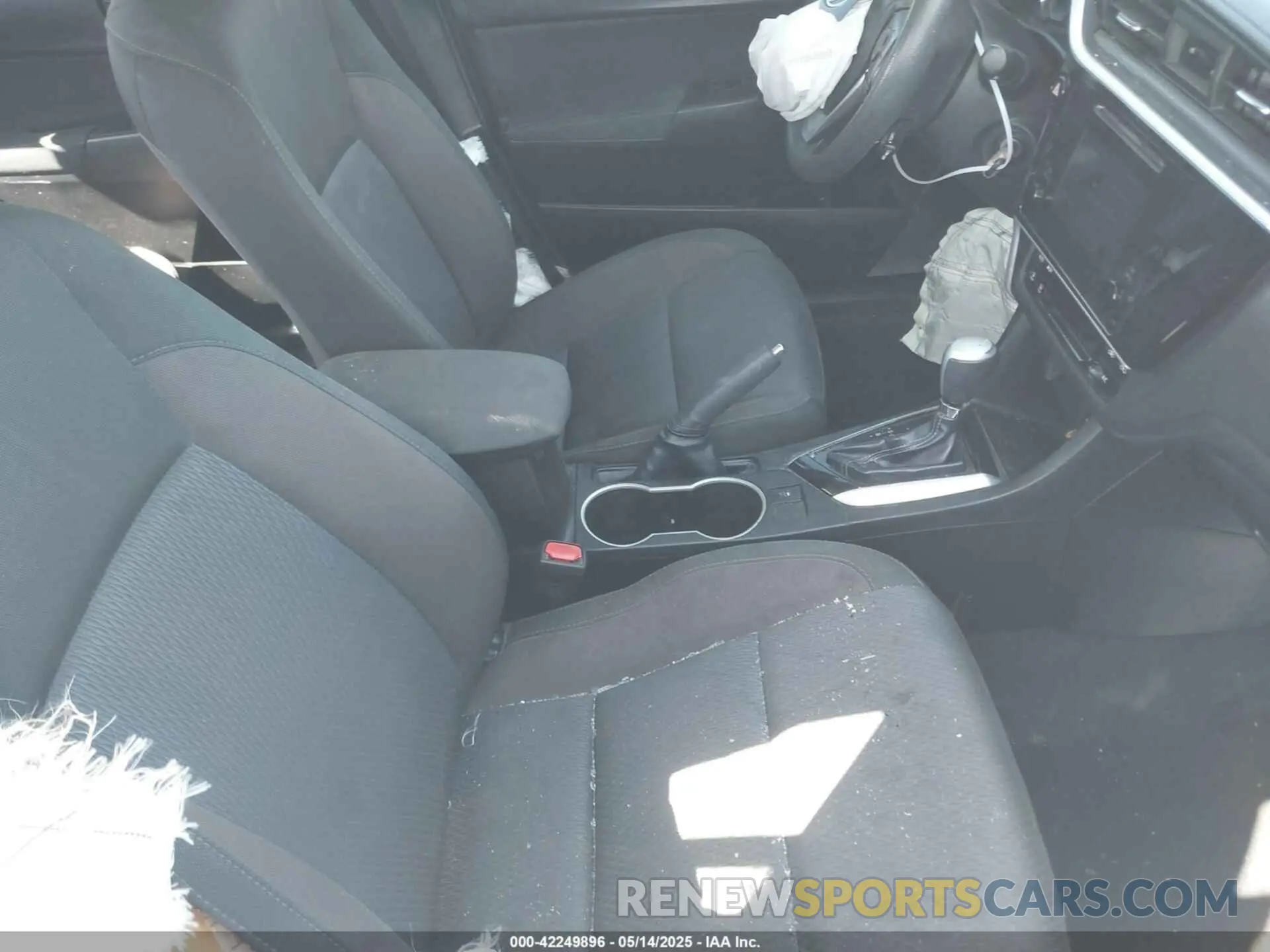5 Photograph of a damaged car 5YFBURHE5KP896225 TOYOTA COROLLA 2019