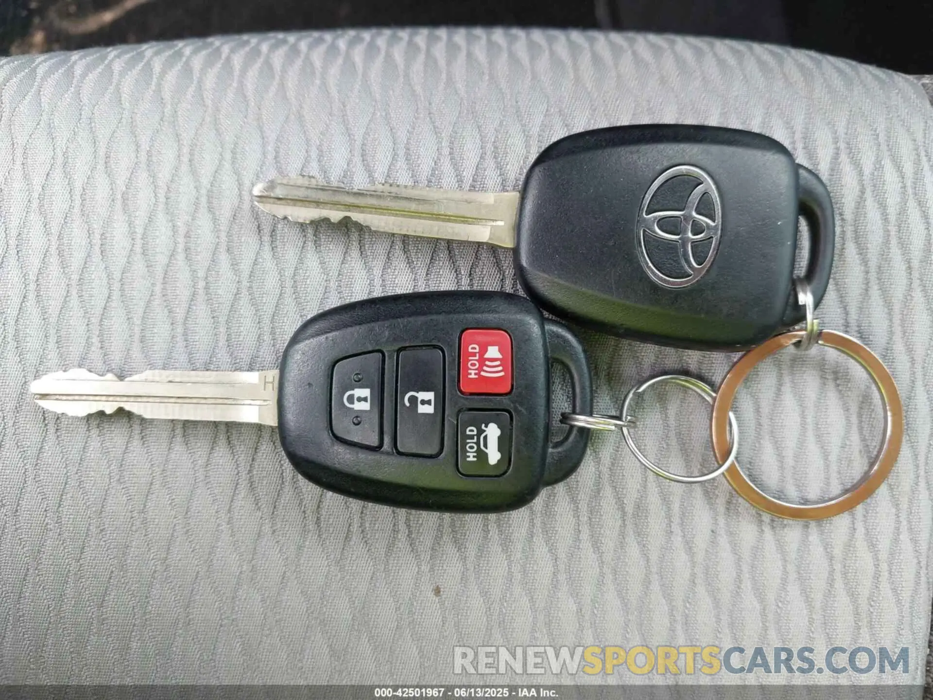 11 Photograph of a damaged car 5YFBURHE5KP899948 TOYOTA COROLLA 2019