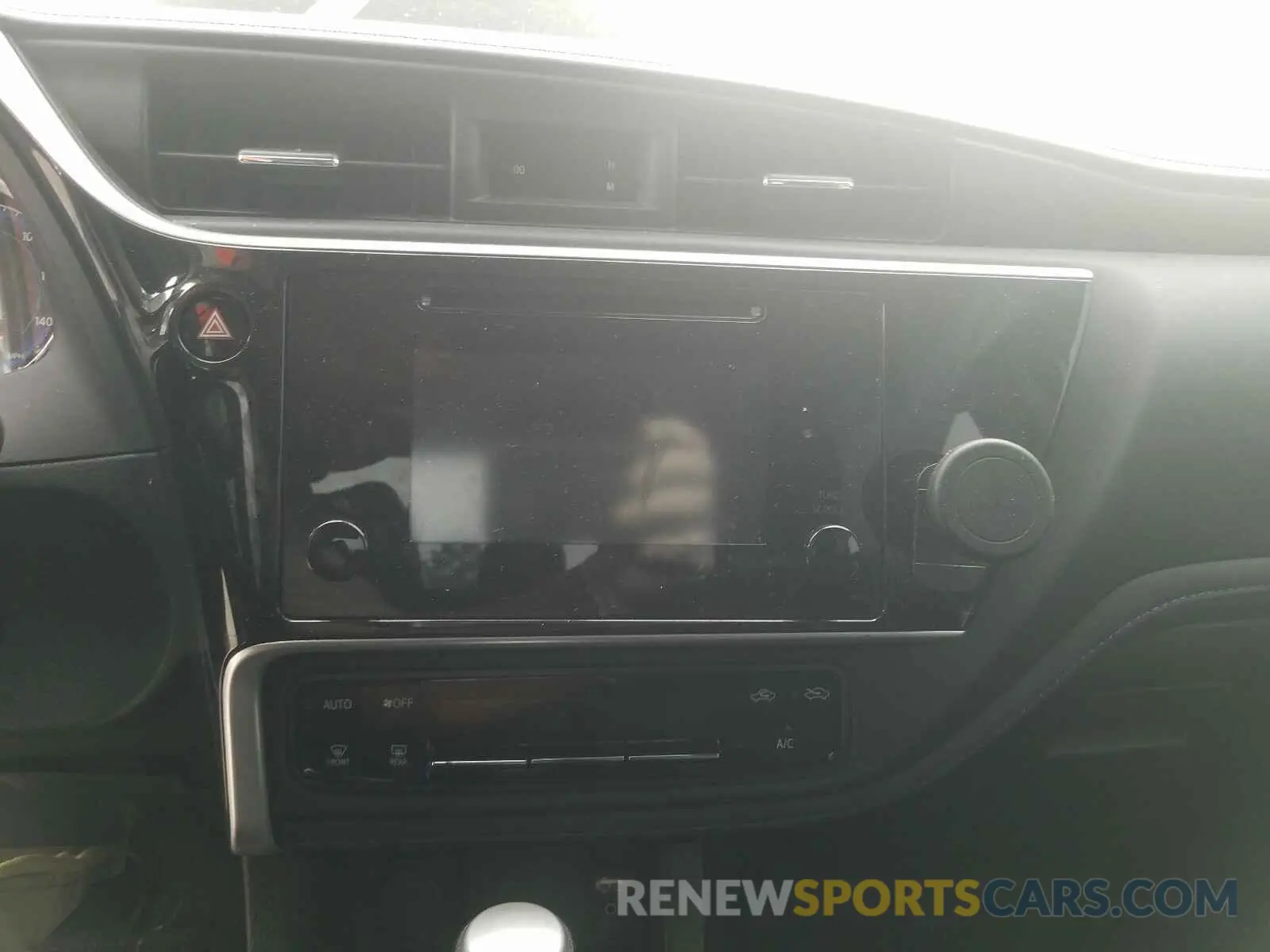 9 Photograph of a damaged car 5YFBURHE5KP900581 TOYOTA COROLLA 2019