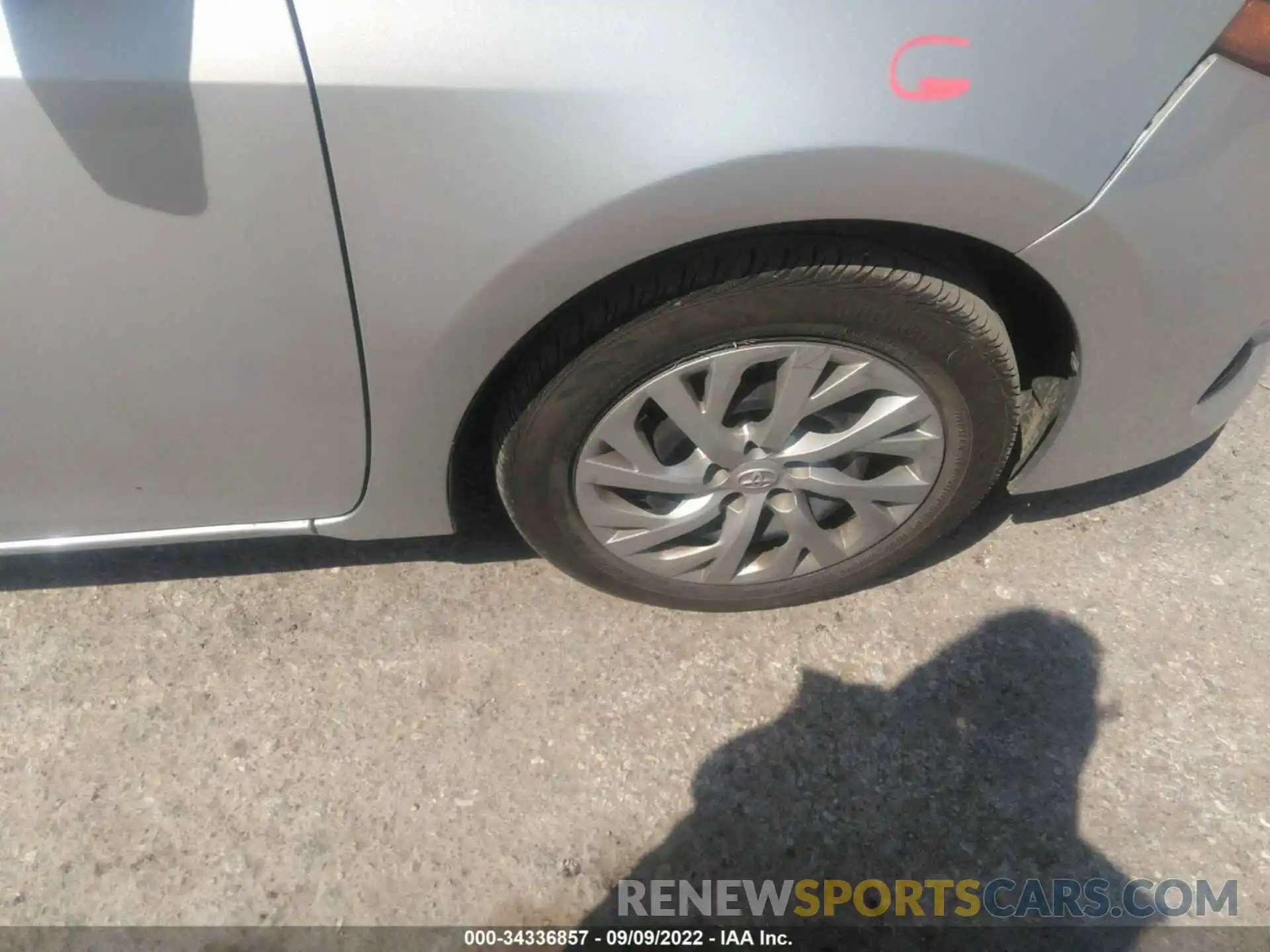 14 Photograph of a damaged car 5YFBURHE5KP901102 TOYOTA COROLLA 2019