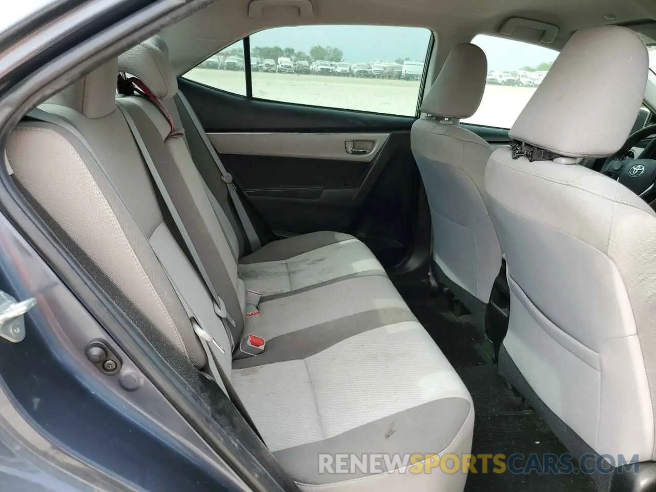 10 Photograph of a damaged car 5YFBURHE5KP902329 TOYOTA COROLLA 2019