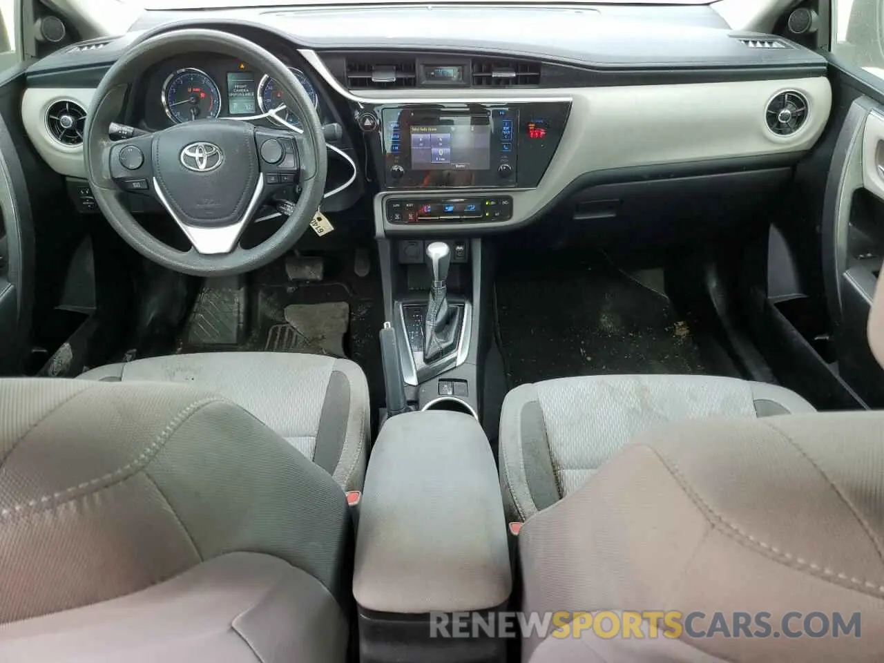 8 Photograph of a damaged car 5YFBURHE5KP902329 TOYOTA COROLLA 2019