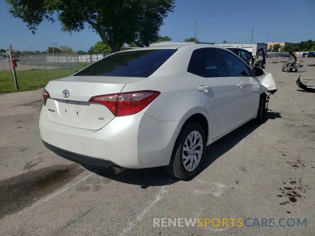 4 Photograph of a damaged car 5YFBURHE5KP902377 TOYOTA COROLLA 2019