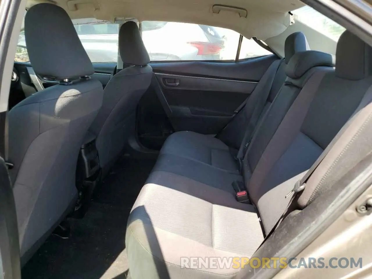 10 Photograph of a damaged car 5YFBURHE5KP902654 TOYOTA COROLLA 2019