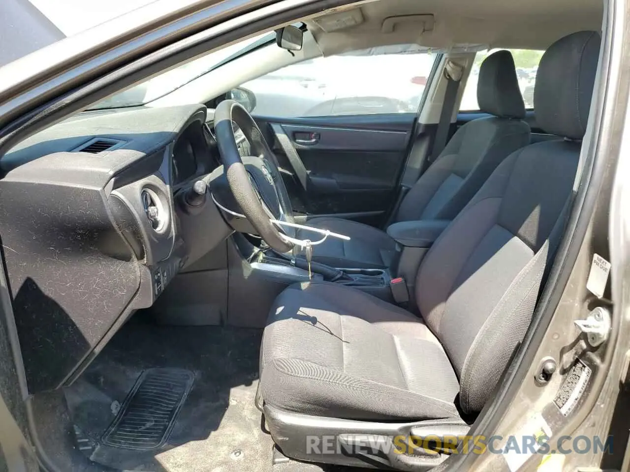7 Photograph of a damaged car 5YFBURHE5KP902654 TOYOTA COROLLA 2019