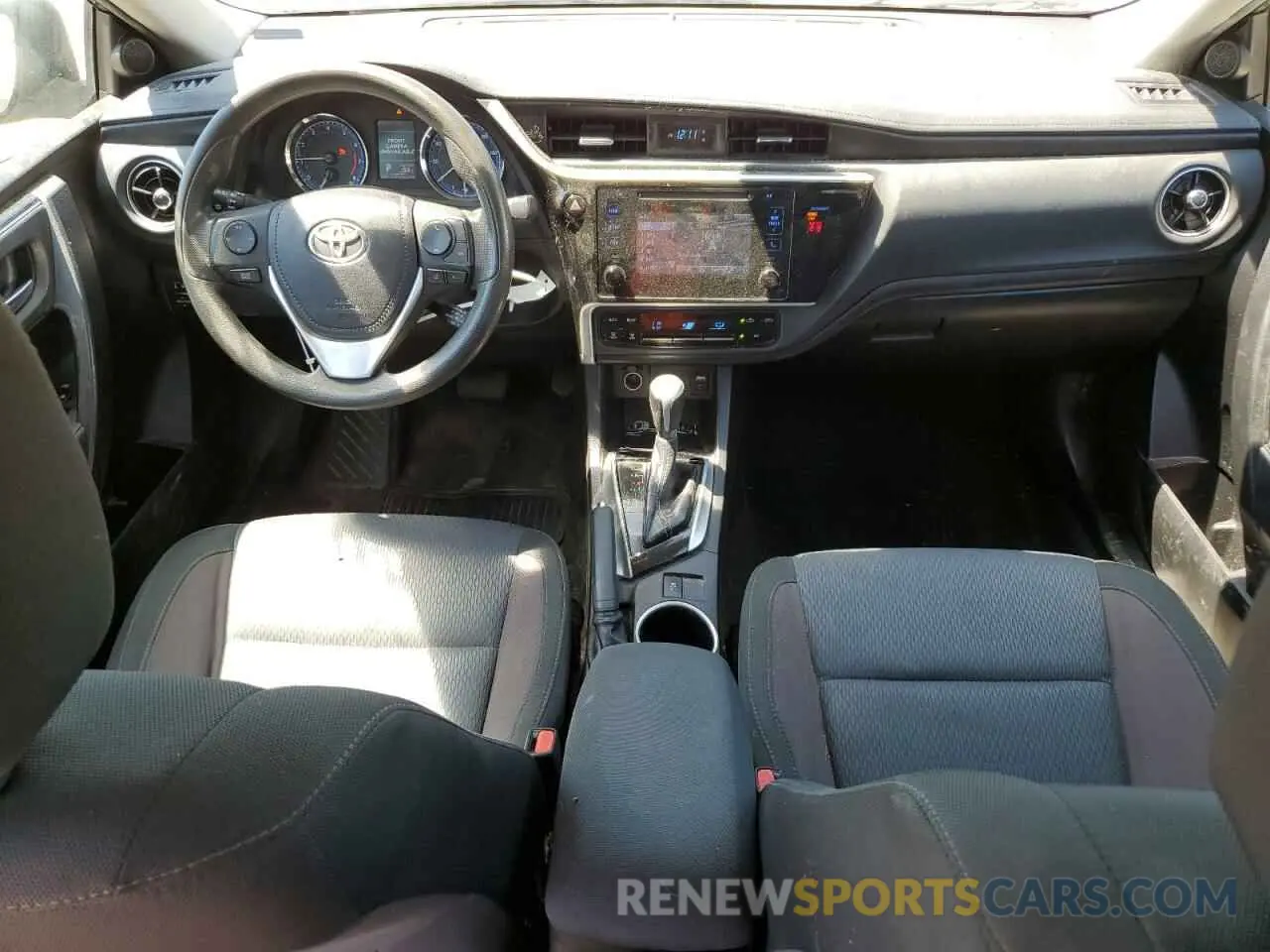 8 Photograph of a damaged car 5YFBURHE5KP902654 TOYOTA COROLLA 2019