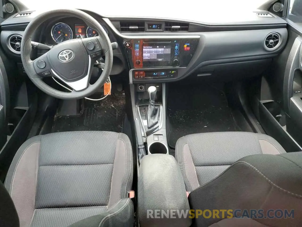 8 Photograph of a damaged car 5YFBURHE5KP903268 TOYOTA COROLLA 2019