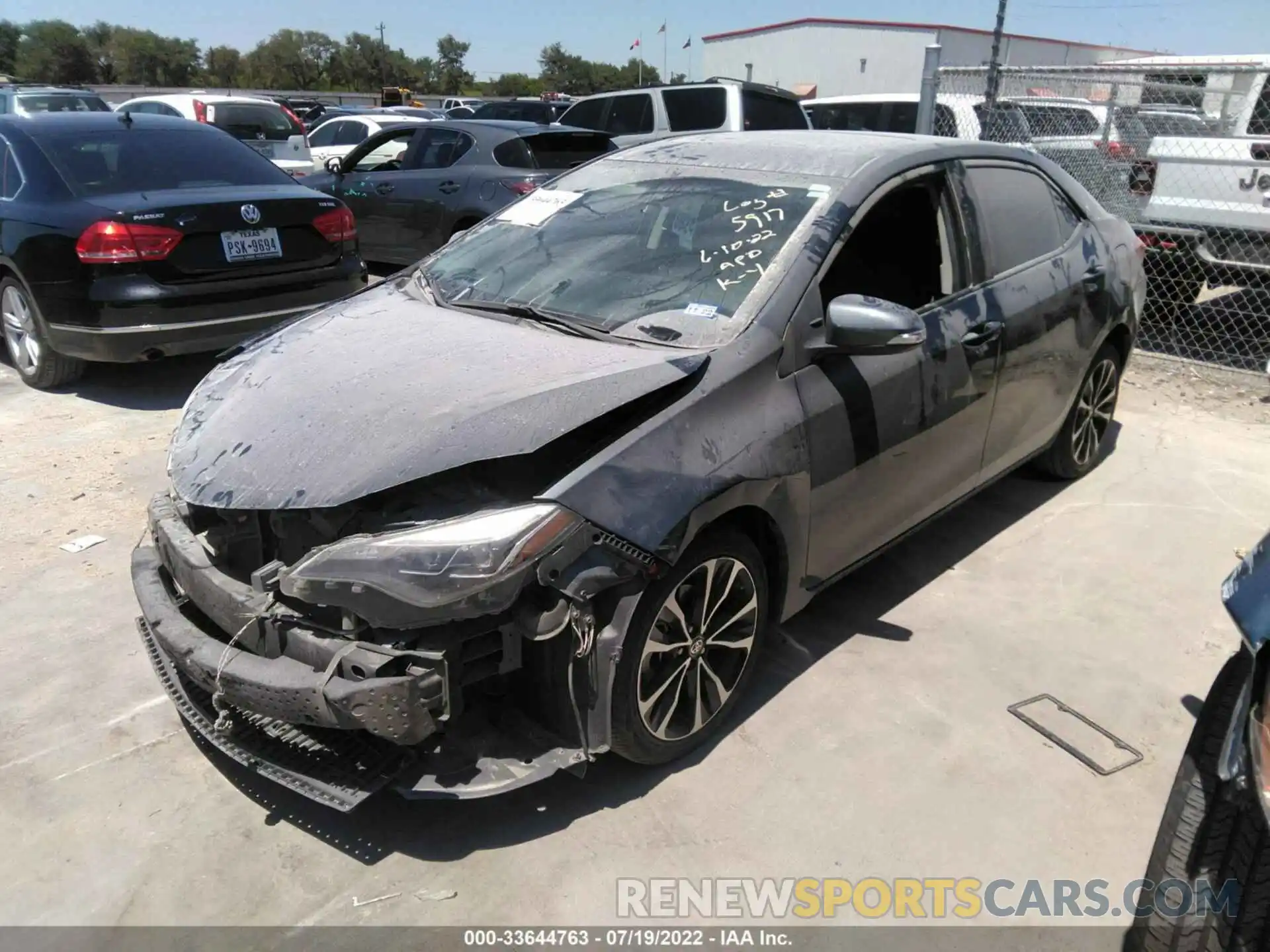 2 Photograph of a damaged car 5YFBURHE5KP905246 TOYOTA COROLLA 2019