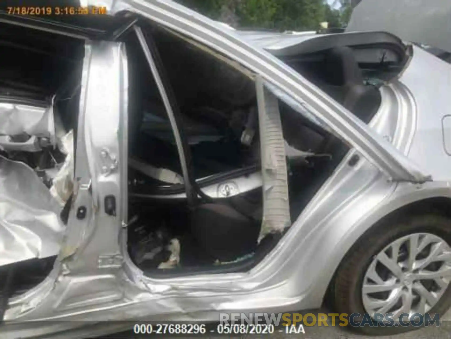 8 Photograph of a damaged car 5YFBURHE5KP907241 TOYOTA COROLLA 2019