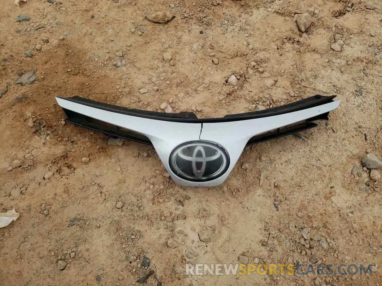 14 Photograph of a damaged car 5YFBURHE5KP910088 TOYOTA COROLLA 2019