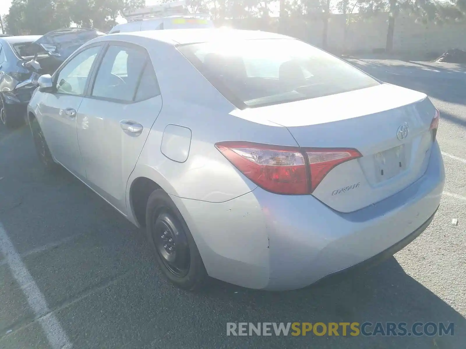 3 Photograph of a damaged car 5YFBURHE5KP910625 TOYOTA COROLLA 2019