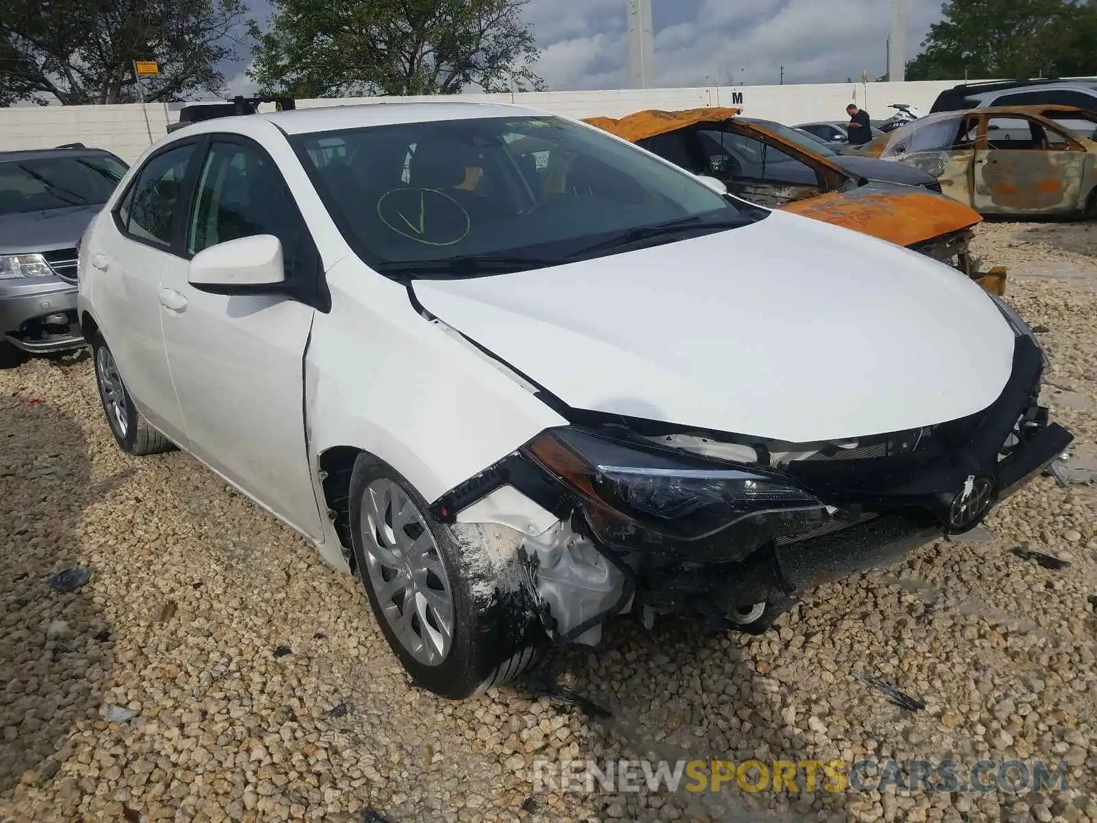 1 Photograph of a damaged car 5YFBURHE5KP918823 TOYOTA COROLLA 2019