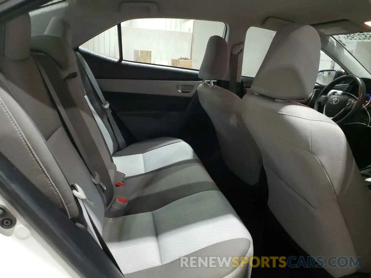 10 Photograph of a damaged car 5YFBURHE5KP919972 TOYOTA COROLLA 2019