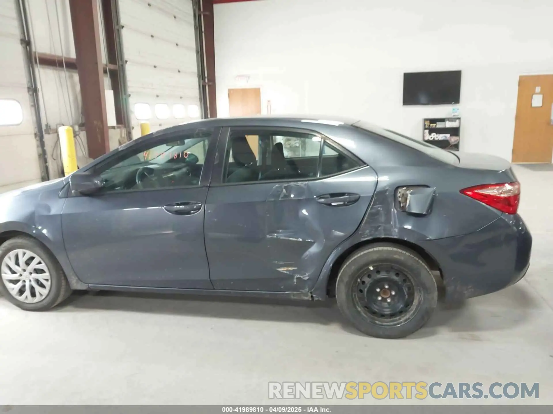 14 Photograph of a damaged car 5YFBURHE5KP920054 TOYOTA COROLLA 2019