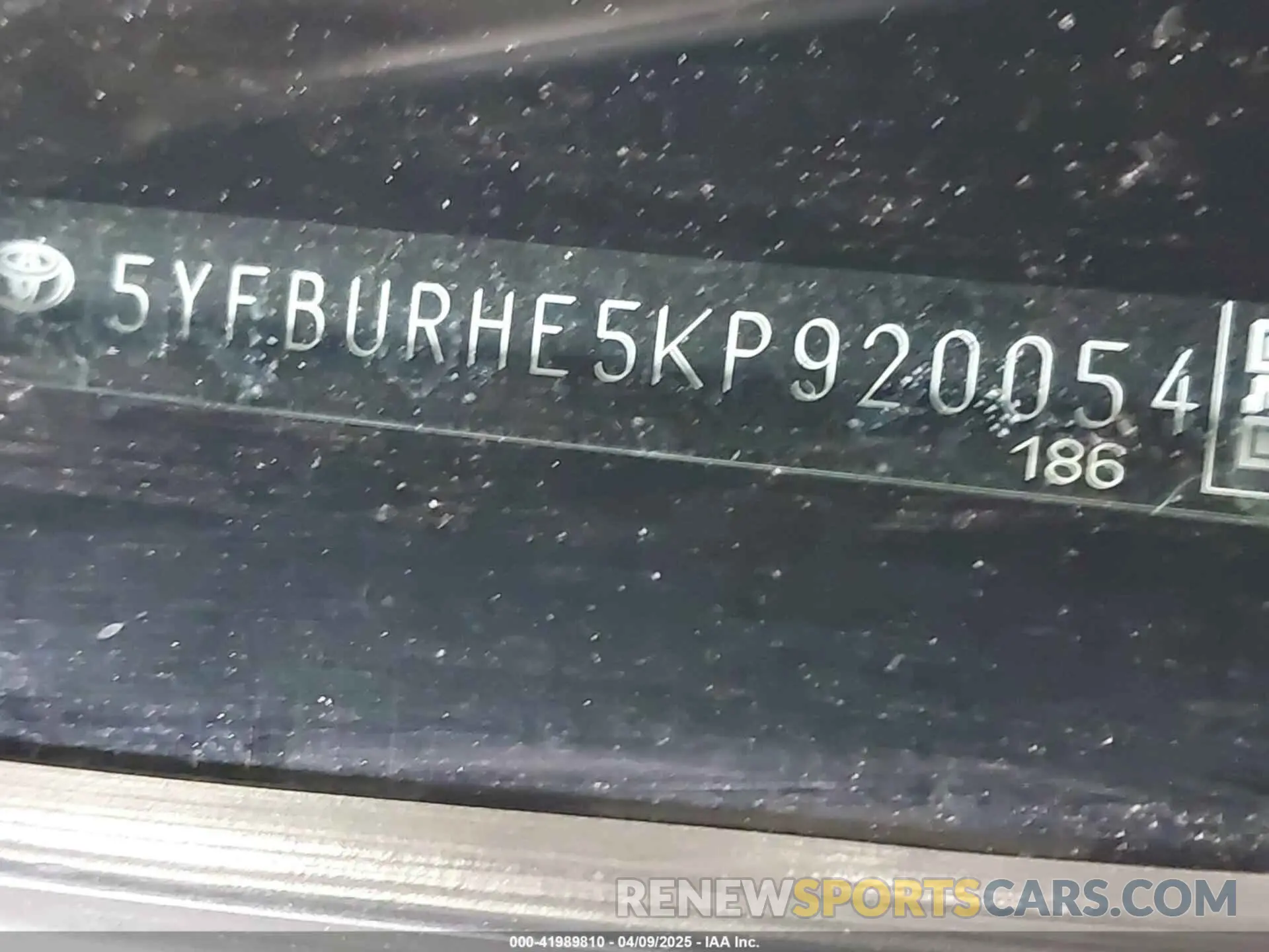 9 Photograph of a damaged car 5YFBURHE5KP920054 TOYOTA COROLLA 2019