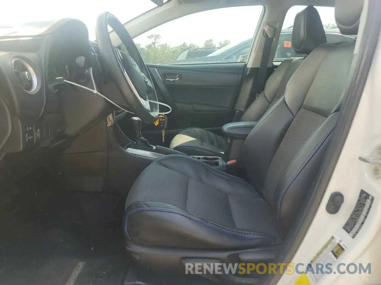 7 Photograph of a damaged car 5YFBURHE5KP921284 TOYOTA COROLLA 2019