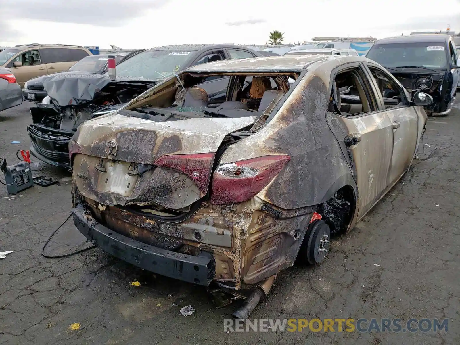 4 Photograph of a damaged car 5YFBURHE5KP921673 TOYOTA COROLLA 2019