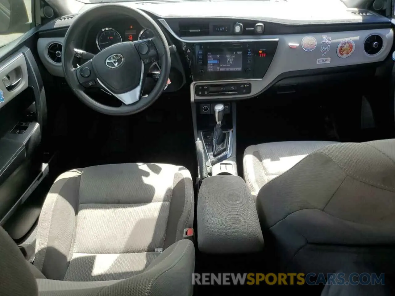 8 Photograph of a damaged car 5YFBURHE5KP926453 TOYOTA COROLLA 2019