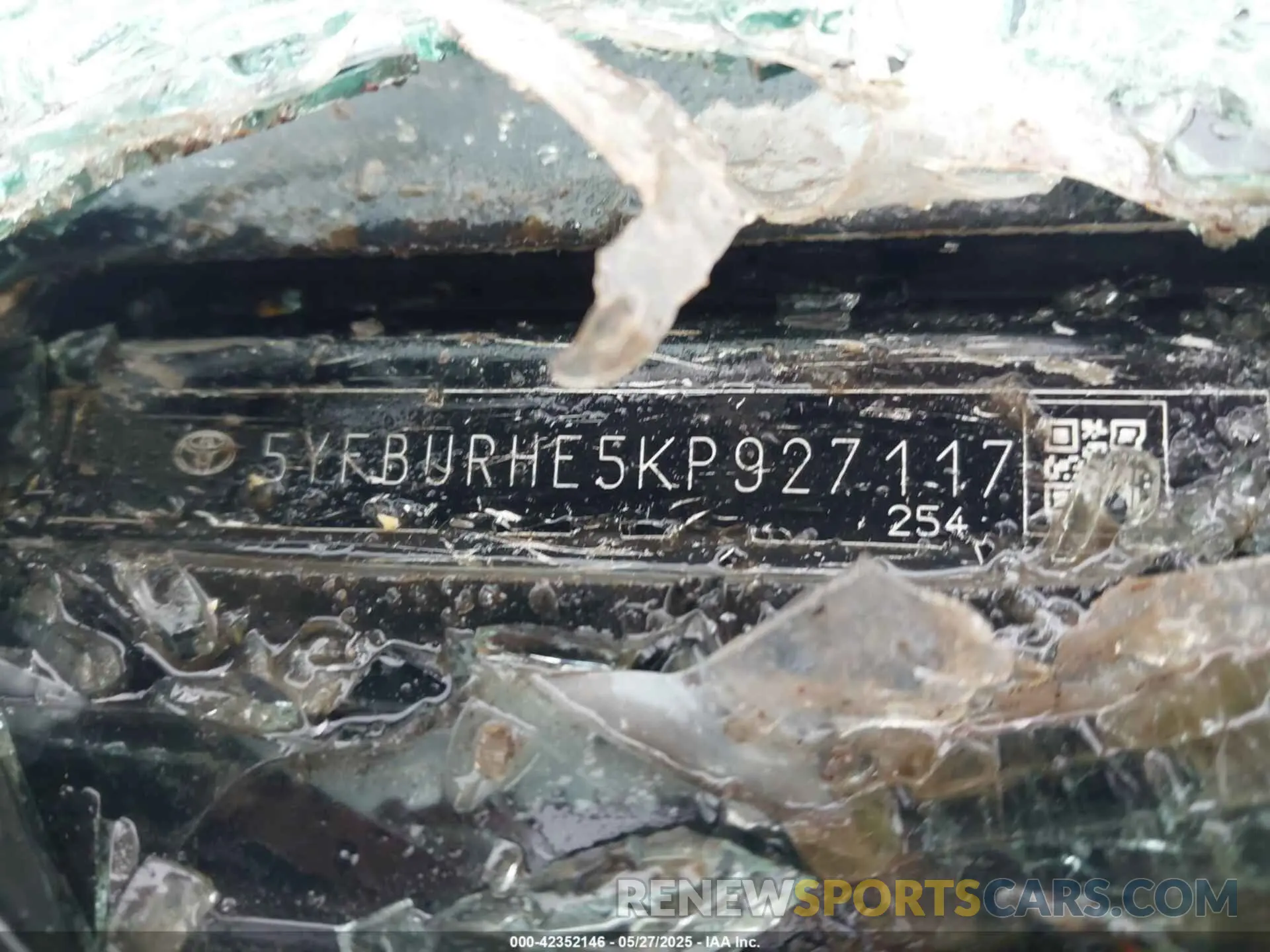 9 Photograph of a damaged car 5YFBURHE5KP927117 TOYOTA COROLLA 2019