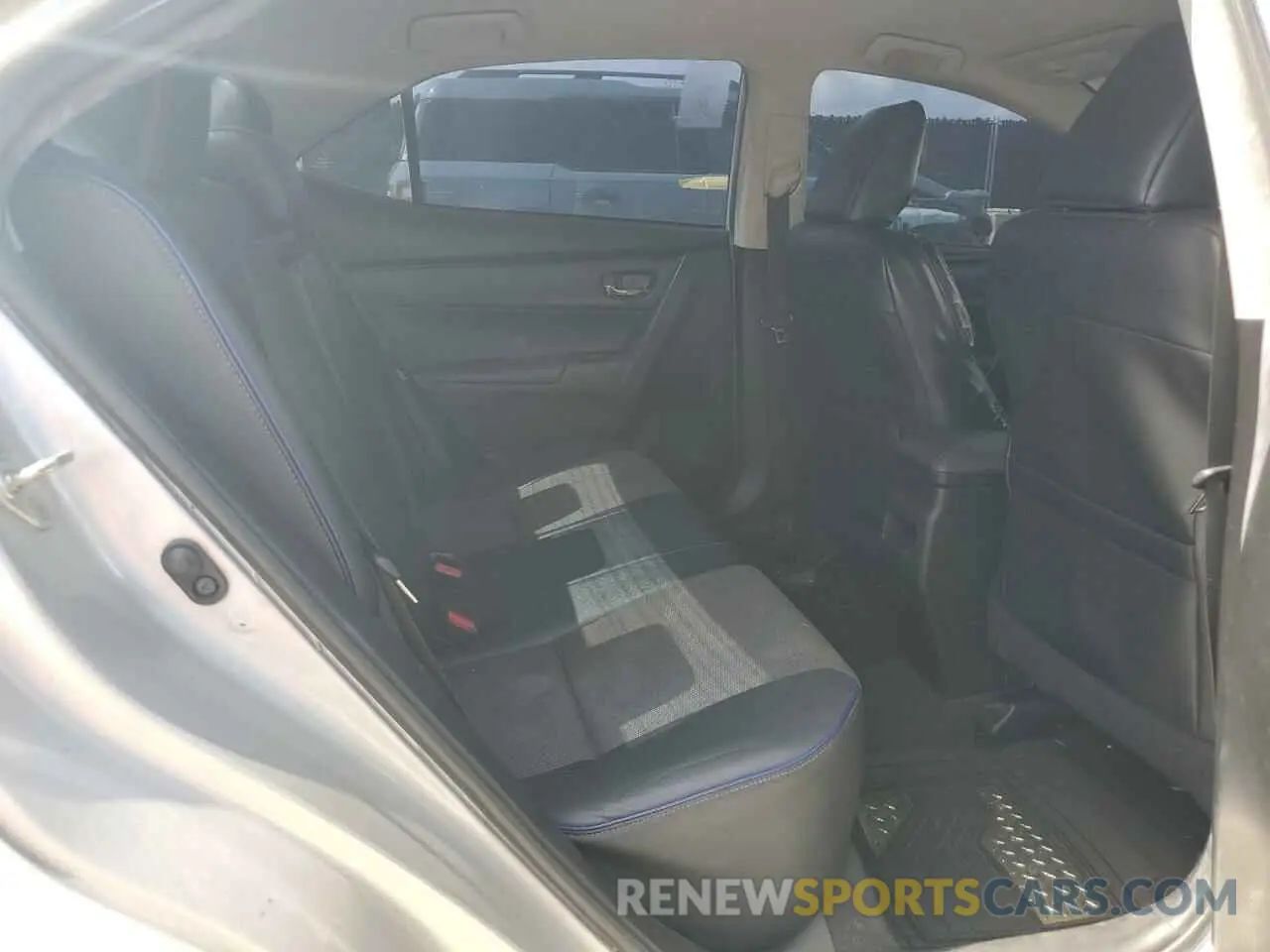 10 Photograph of a damaged car 5YFBURHE5KP929854 TOYOTA COROLLA 2019