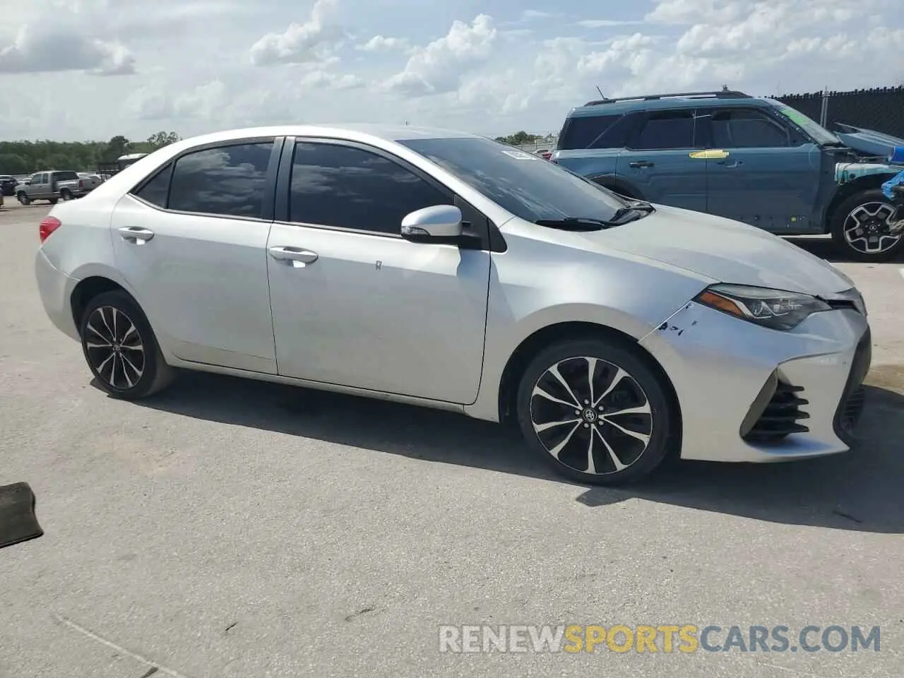 4 Photograph of a damaged car 5YFBURHE5KP929854 TOYOTA COROLLA 2019