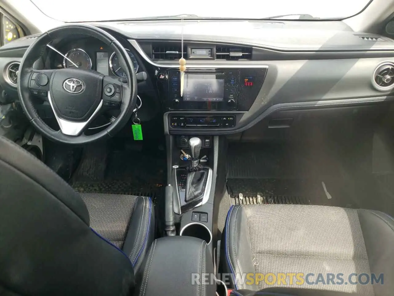 8 Photograph of a damaged car 5YFBURHE5KP931247 TOYOTA COROLLA 2019