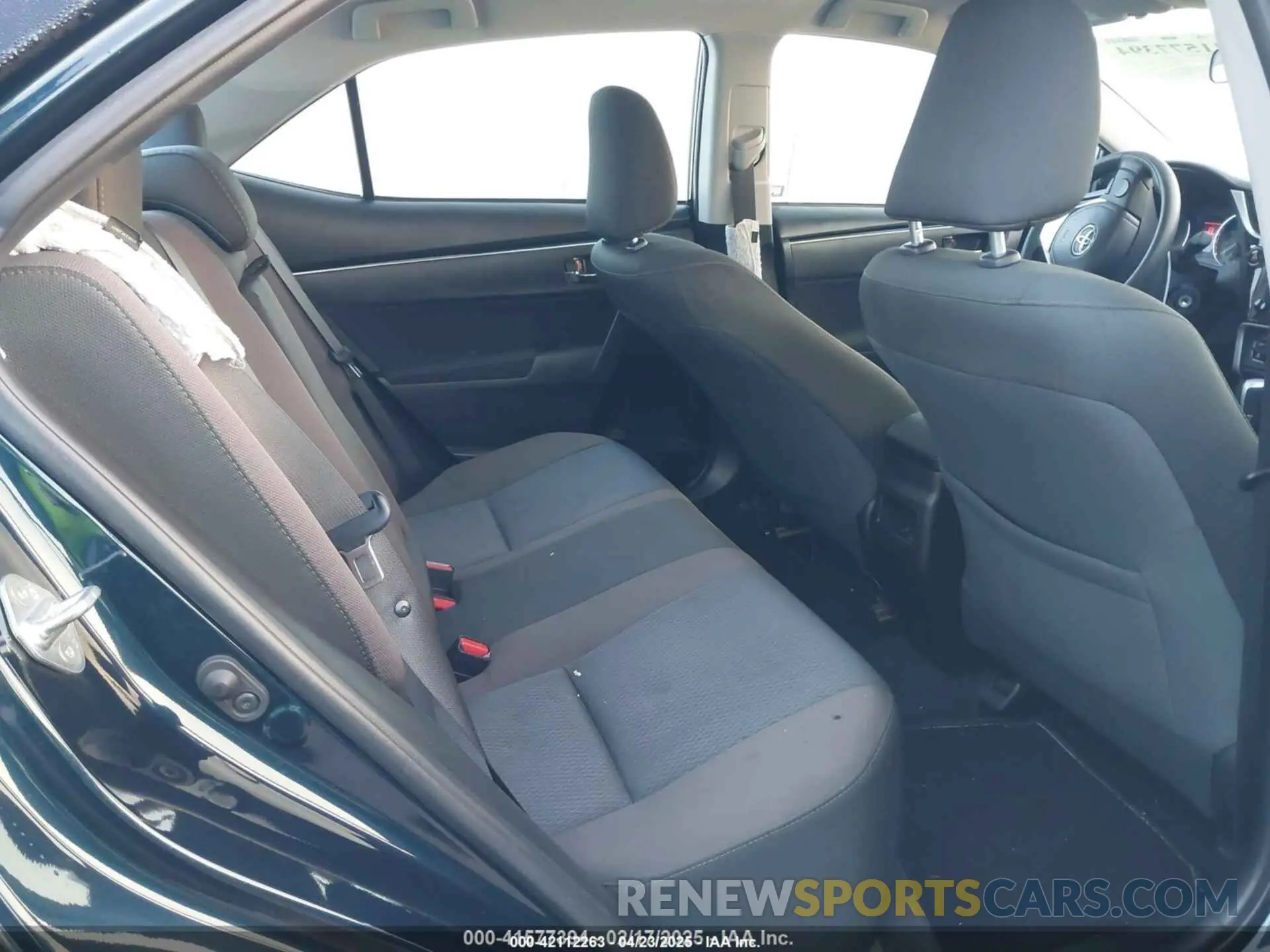 8 Photograph of a damaged car 5YFBURHE5KP931281 TOYOTA COROLLA 2019