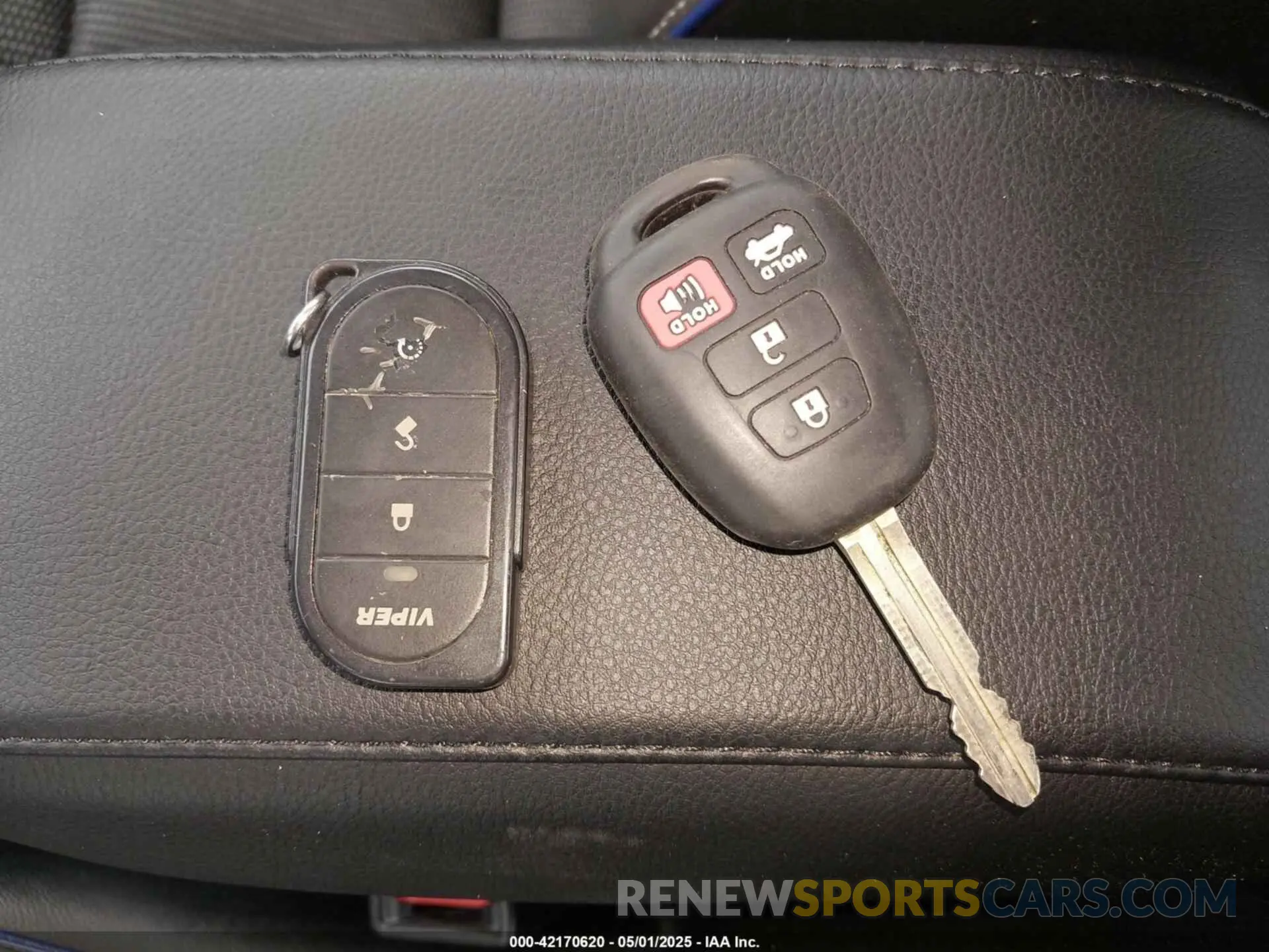 11 Photograph of a damaged car 5YFBURHE5KP932690 TOYOTA COROLLA 2019