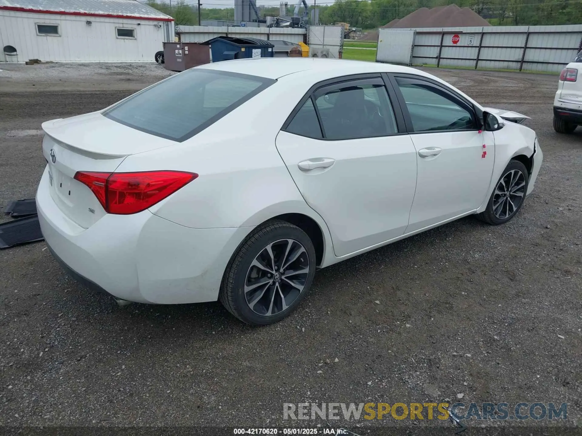 4 Photograph of a damaged car 5YFBURHE5KP932690 TOYOTA COROLLA 2019