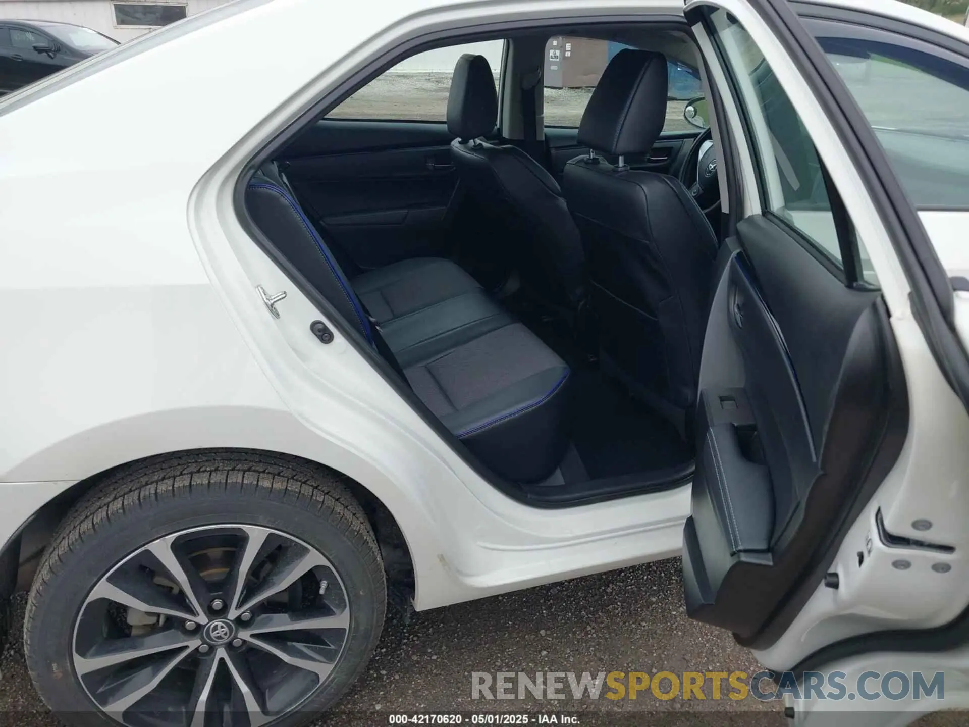 8 Photograph of a damaged car 5YFBURHE5KP932690 TOYOTA COROLLA 2019