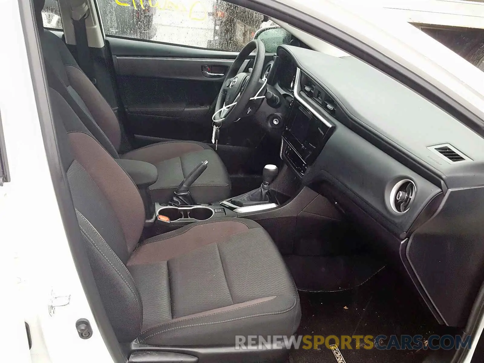 5 Photograph of a damaged car 5YFBURHE5KP936531 TOYOTA COROLLA 2019