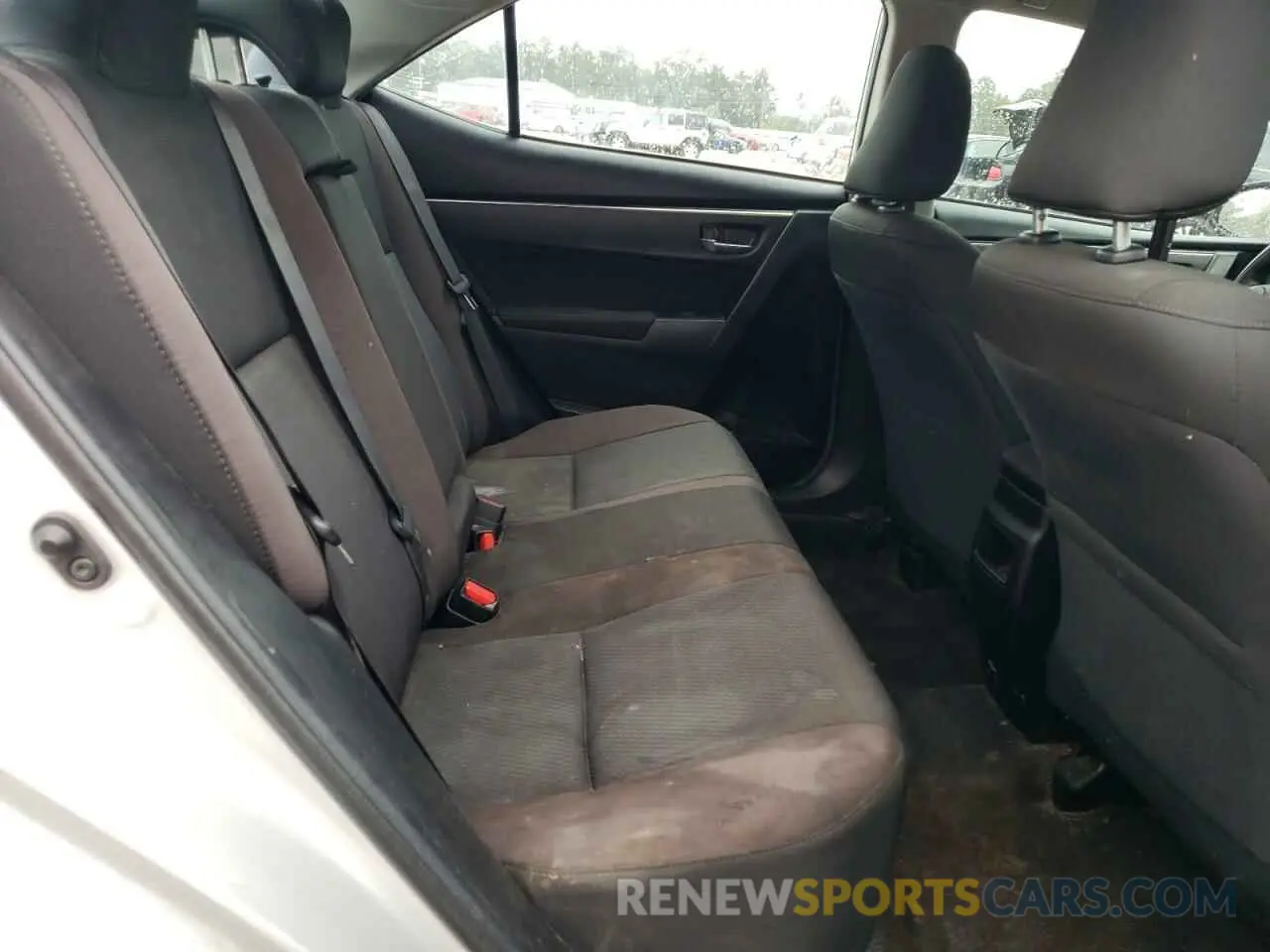 10 Photograph of a damaged car 5YFBURHE5KP938294 TOYOTA COROLLA 2019