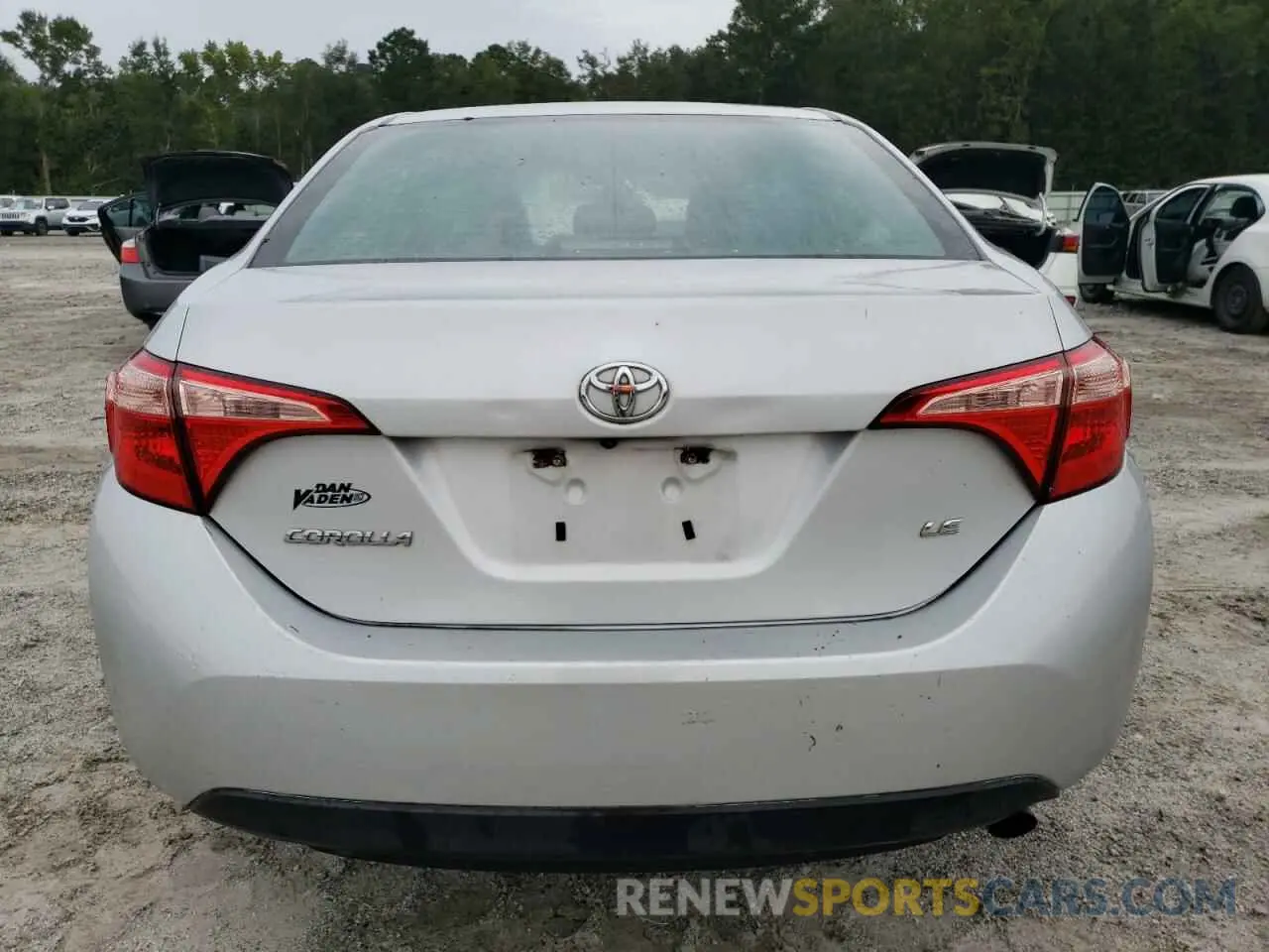 6 Photograph of a damaged car 5YFBURHE5KP938294 TOYOTA COROLLA 2019