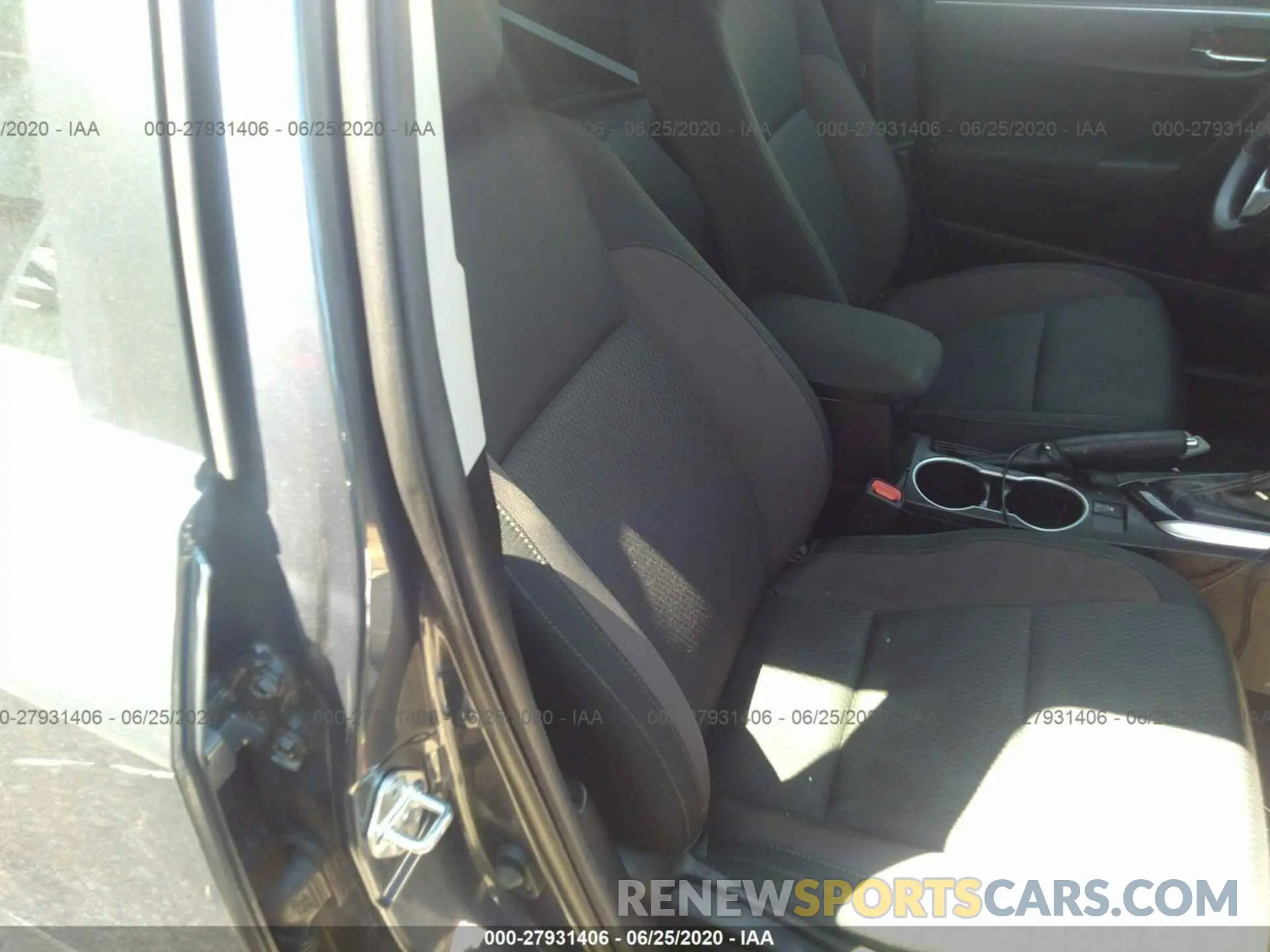 5 Photograph of a damaged car 5YFBURHE5KP939218 TOYOTA COROLLA 2019